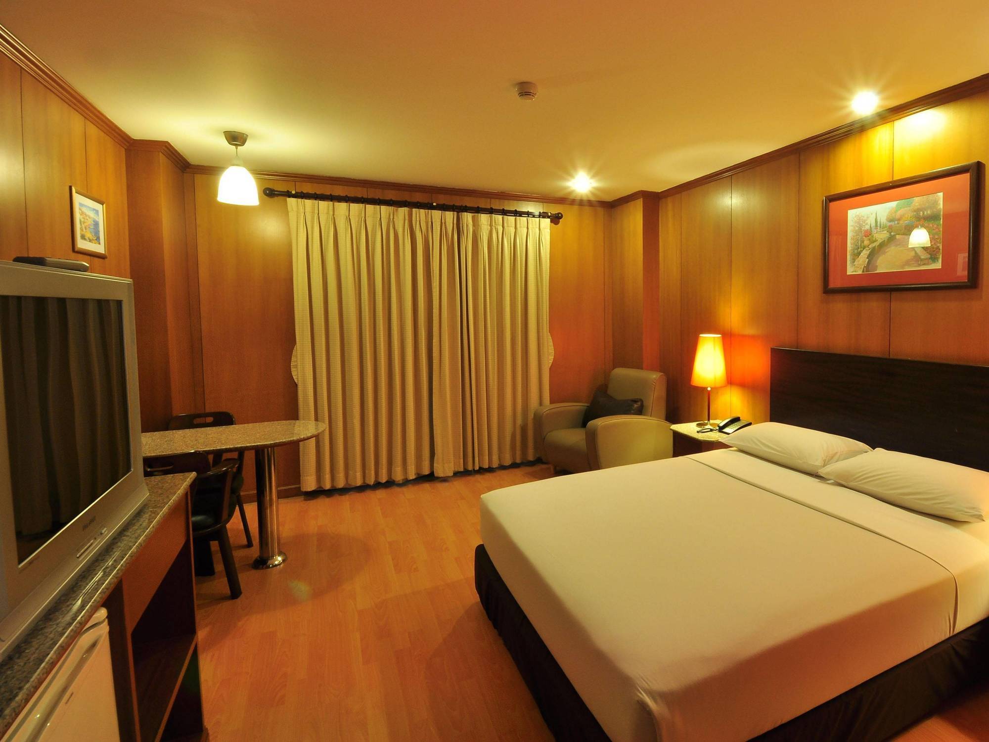 Dynasty Inn Pattaya Bagian luar foto