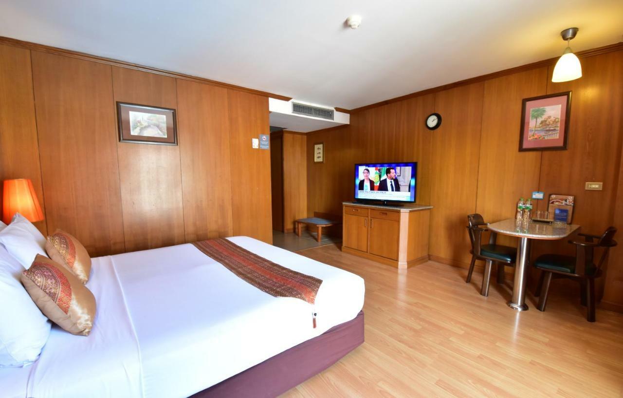 Dynasty Inn Pattaya Bagian luar foto