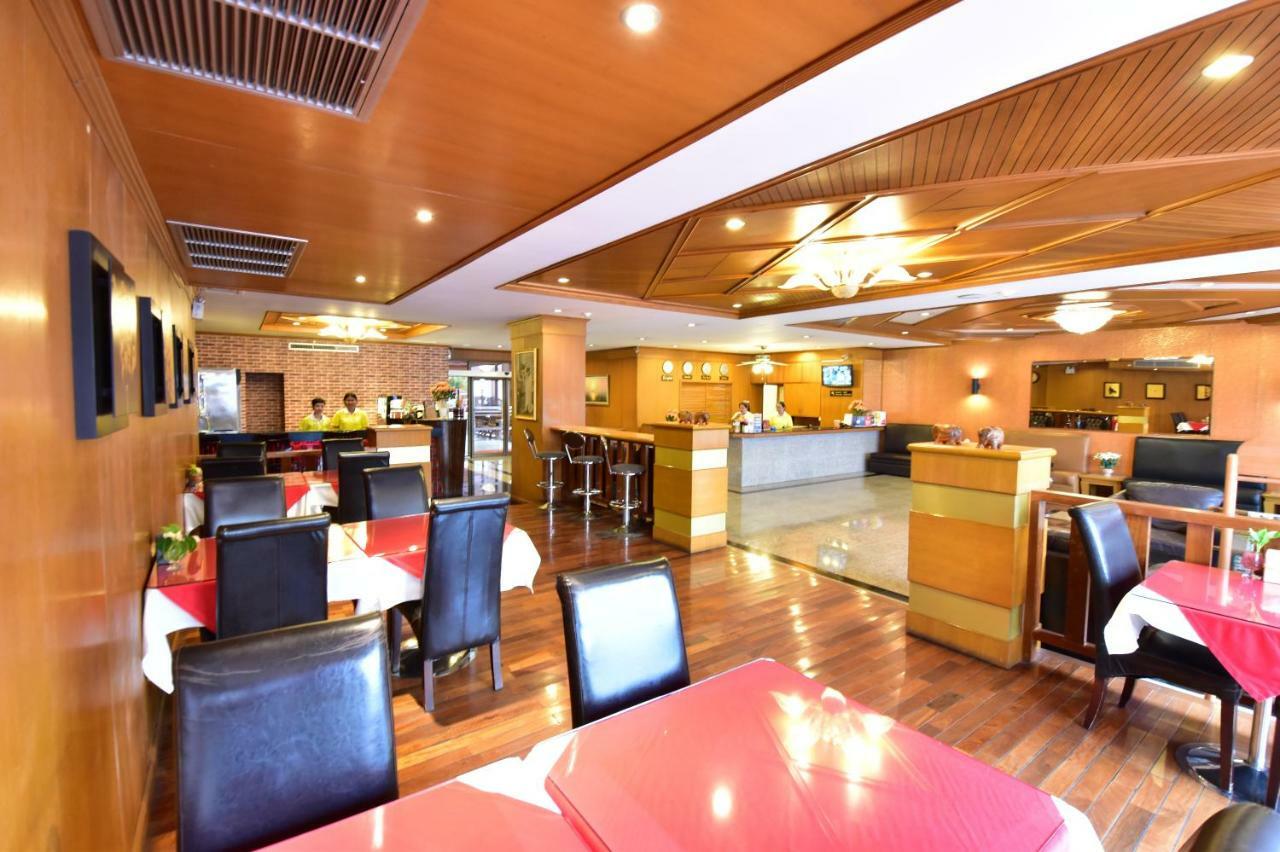 Dynasty Inn Pattaya Bagian luar foto